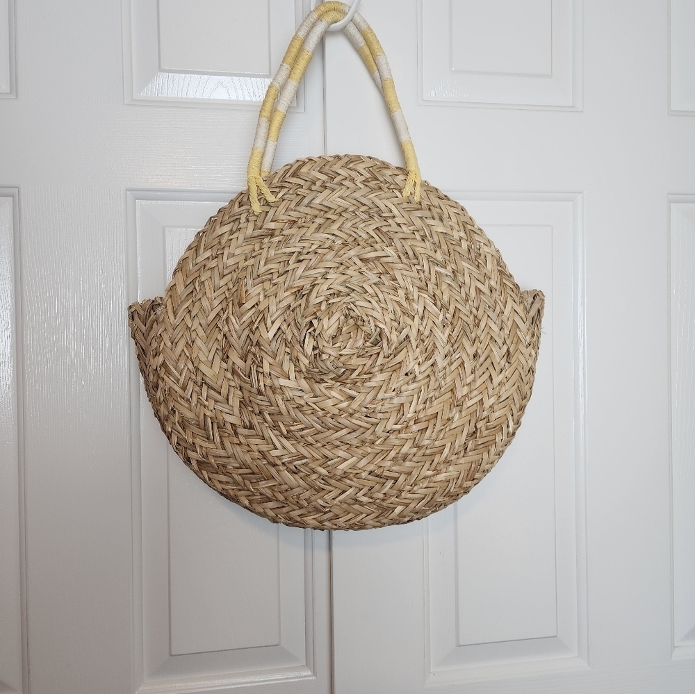 Bay Sky Sea Grass Round Embroidered Floral Tote Bag NWT - Picture 2 of 7